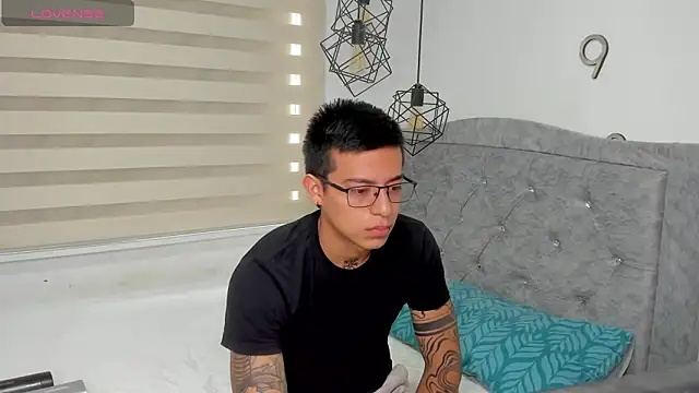 Snapshot of SIXXTOLOVE18 chatting on 02-13-26, 09:44 SIXXTOLOVE18 online show from 02-13-26, 09:44