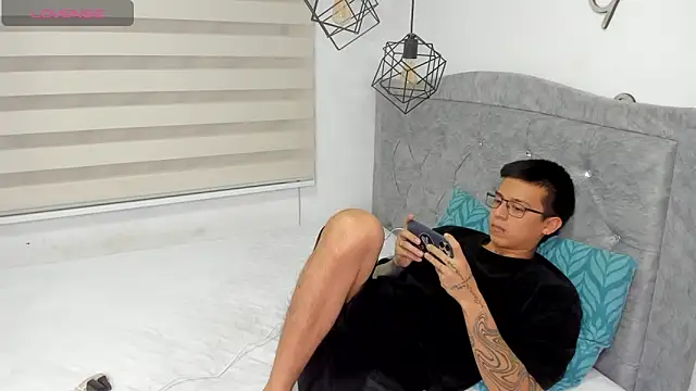 Snapshot of SIXXTOLOVE18 chatting on 02-15-26, 04:53 SIXXTOLOVE18 online show from 02-15-26, 04:53