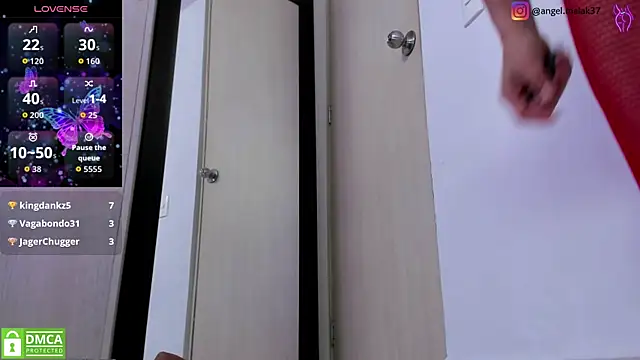 Snapshot of angel_mouna chatting on 12-01-25, 10:15 angel mouna online show from 12-01-25, 10:15