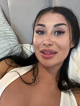 EmyLaveau online show from 02-24-25, 05:33