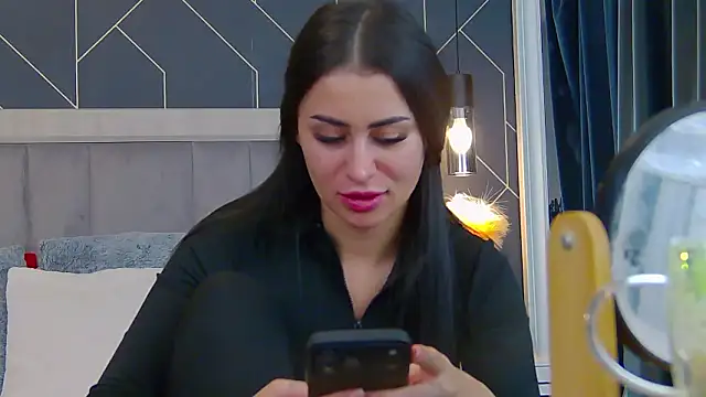 EmyLaveau online show from 02-04-26, 06:08