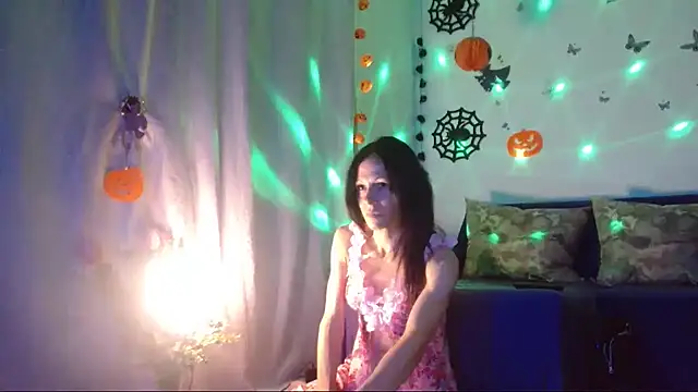 ElysaSun online show from 10-30-25, 06:19