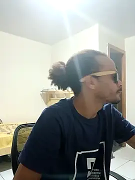 JamesQuaresma online show from 02-10-25, 04:19