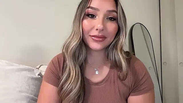 Snapshot of lustfulsmiles chatting on 09-09-25, 01:10 lustfulsmiles online show from 09-09-25, 01:10