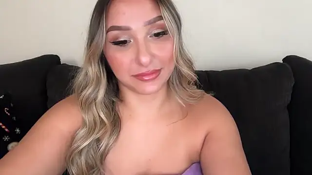 Snapshot of lustfulsmiles chatting on 10-08-25, 04:59 lustfulsmiles online show from 10-08-25, 04:59