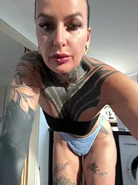 Snapshot of InkedBiitch chatting on 05-02-26, 06:07 InkedBiitch online show from 05-02-26, 06:07