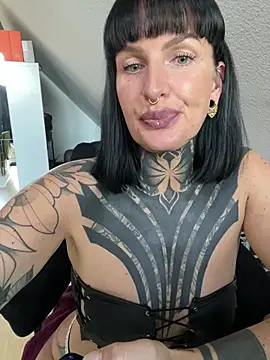 Snapshot of InkedBiitch chatting on 05-21-26, 05:31 InkedBiitch online show from 05-21-26, 05:31