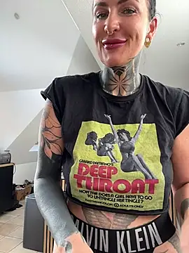 Snapshot of InkedBiitch chatting on 05-24-26, 05:34 InkedBiitch online show from 05-24-26, 05:34