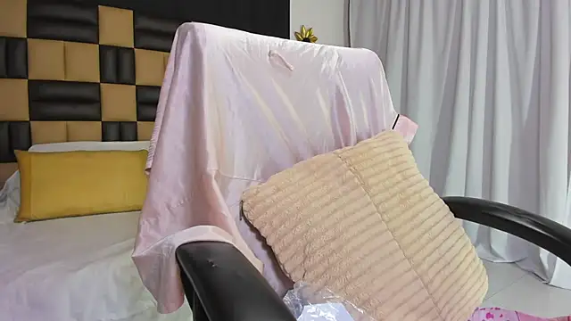 BarbieKano online show from 11-30-25, 11:09