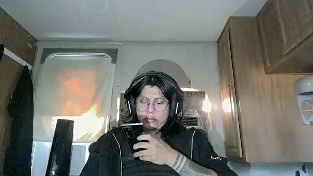 Snapshot of jceodo100 chatting on 10-30-25, 04:52 jceodo100 online show from 10-30-25, 04:52