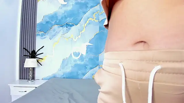 Snapshot of Kylieandjhonny chatting on 10-28-25, 07:49 Kylieandjhonny online show from 10-28-25, 07:49