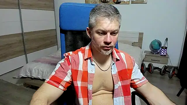 RobbyShawz online show from 12-17-25, 07:09