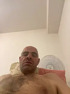 Snapshot of slim1976006 chatting on 06-28-26, 12:44 slim1976006 online show from 06-28-26, 12:44