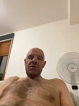 Snapshot of slim1976006 chatting on 07-23-26, 01:58 slim1976006 online show from 07-23-26, 01:58