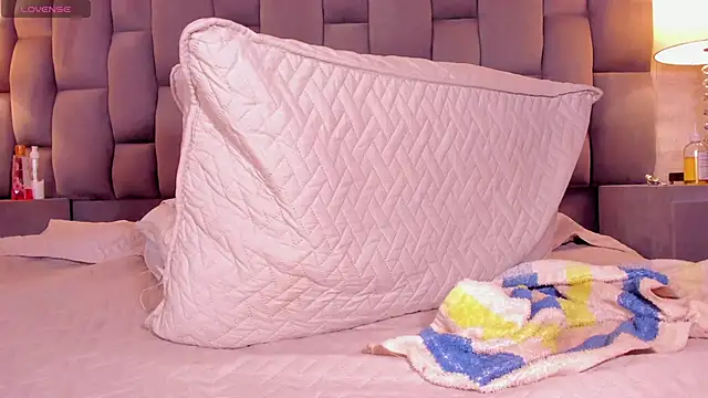 Rianamanson online show from 02-01-25, 10:37