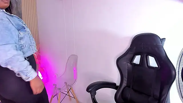 Rianamanson online show from 09-24-25, 04:38