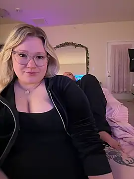 PiggyRose online show from 03-27-26, 11:48