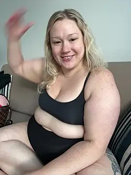 PiggyRose online show from 05-14-26, 06:37