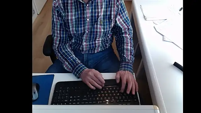 Snapshot of dutchpornking chatting on 02-01-25, 11:43 dutchpornking online show from 02-01-25, 11:43