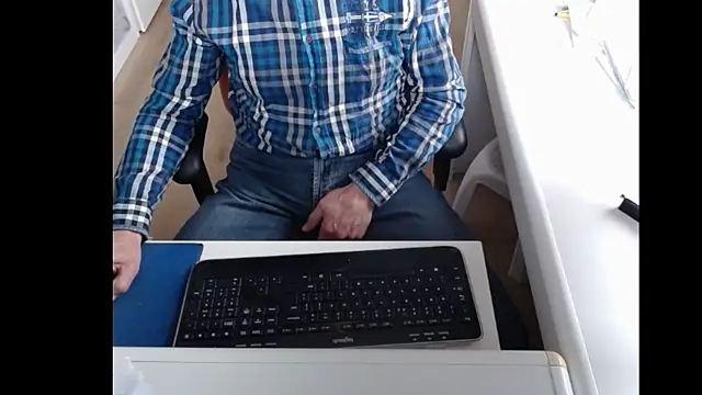 Snapshot of dutchpornking chatting on 02-04-25, 11:49 dutchpornking online show from 02-04-25, 11:49