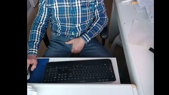 Snapshot of dutchpornking chatting on 02-04-25, 04:50 dutchpornking online show from 02-04-25, 04:50