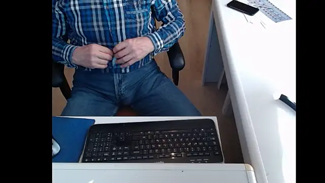 Snapshot of dutchpornking chatting on 03-07-25, 11:29 dutchpornking online show from 03-07-25, 11:29