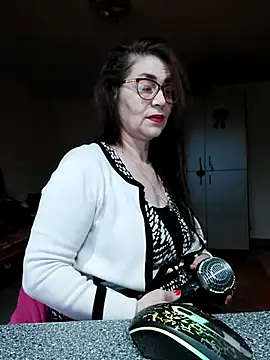 Chriss Tinaa online show from 02-19-25, 05:16