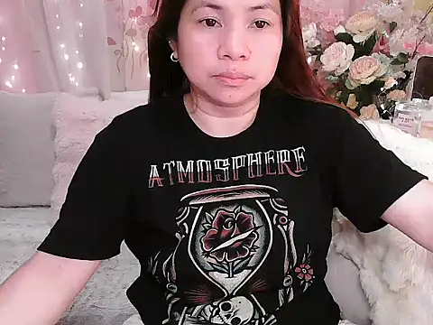 Snapshot of OhmyPinay chatting on 06-28-26, 09:26 OhmyPinay online show from 06-28-26, 09:26