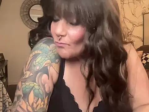 Snapshot of Xoxobigbooty chatting on 12-12-24, 12:59 Xoxobigbooty online show from 12-12-24, 12:59