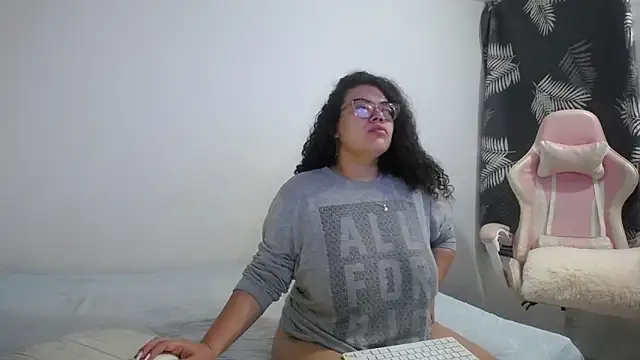 mabigomez00 online show from 11-21-25, 07:07