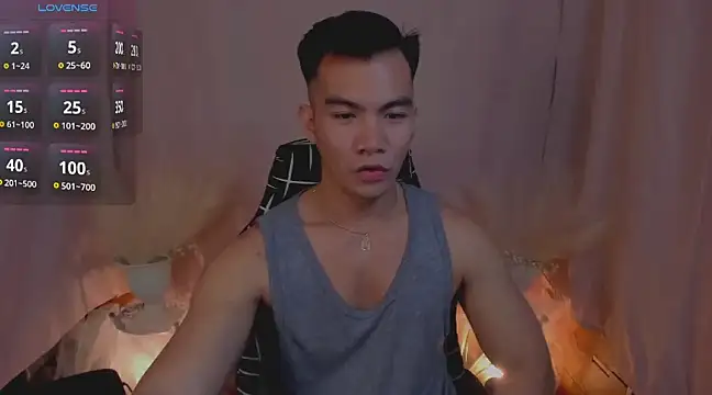 Snapshot of 000batman000 chatting on 12-10-24, 01:33 000batman000 online show from 12-10-24, 01:33