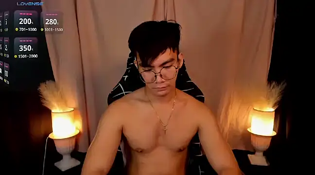 Snapshot of 000batman000 chatting on 01-30-25, 01:31 000batman000 online show from 01-30-25, 01:31