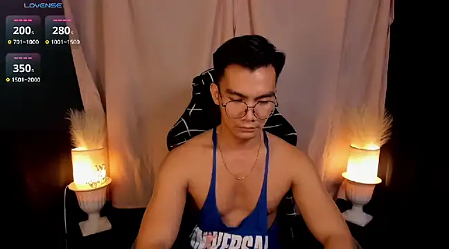 Snapshot of 000batman000 chatting on 02-07-25, 04:14 000batman000 online show from 02-07-25, 04:14