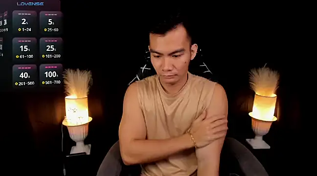 Snapshot of 000batman000 chatting on 02-28-25, 01:37 000batman000 online show from 02-28-25, 01:37