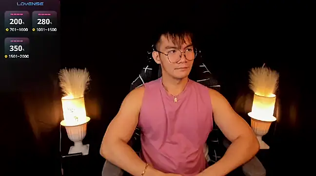 Snapshot of 000batman000 chatting on 02-28-25, 01:03 000batman000 online show from 02-28-25, 01:03