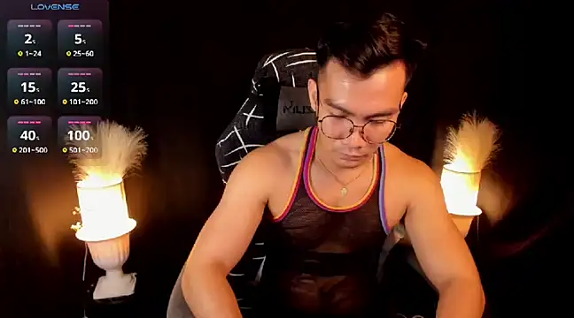 Snapshot of 000batman000 chatting on 03-13-25, 03:54 000batman000 online show from 03-13-25, 03:54