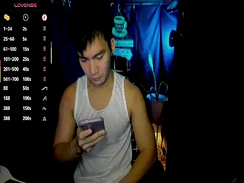 Snapshot of 000batman000 chatting on 02-18-26, 02:51 000batman000 online show from 02-18-26, 02:51