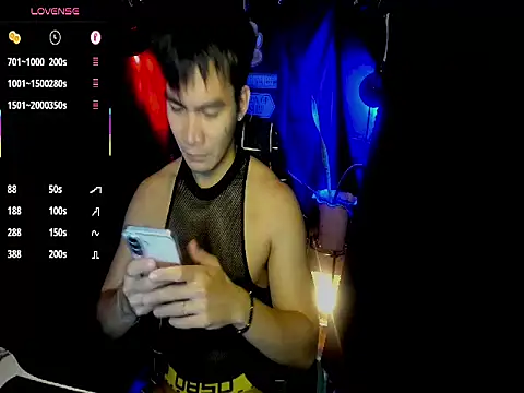 Snapshot of 000batman000 chatting on 02-24-26, 06:55 000batman000 online show from 02-24-26, 06:55