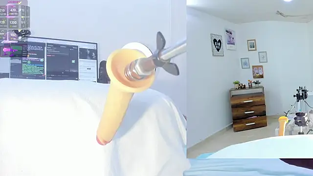 Snapshot of sofi_velez chatting on 09-28-25, 06:02 sofi velez online show from 09-28-25, 06:02