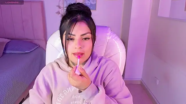 Catalinaa martinez online show from 11-23-25, 10:09