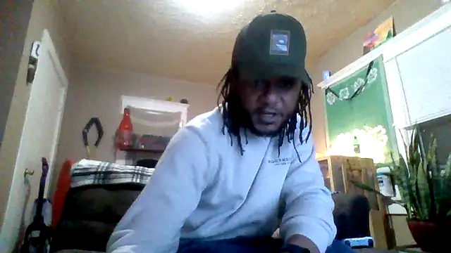 Snapshot of PrettyboyRed chatting on 11-12-25, 12:33 PrettyboyRed online show from 11-12-25, 12:33