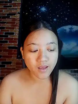 Snapshot of Urchanel chatting on 04-25-26, 12:24 Urchanel online show from 04-25-26, 12:24