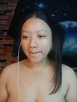 Snapshot of Urchanel chatting on 05-31-26, 10:22 Urchanel online show from 05-31-26, 10:22