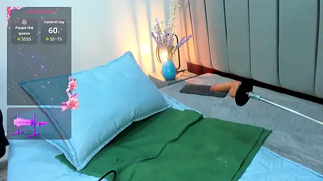 moxa hot online show from 11-14-25, 03:33