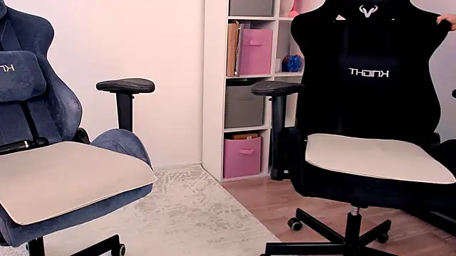 hotblonds online show from 03-19-26, 11:47