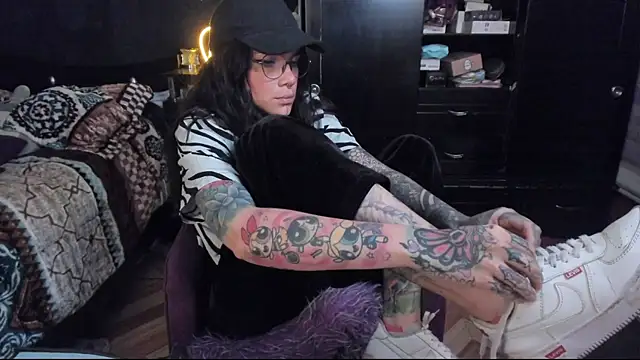 Snapshot of Lilmarieee chatting on 01-19-25, 01:00 Lilmarieee online show from 01-19-25, 01:00