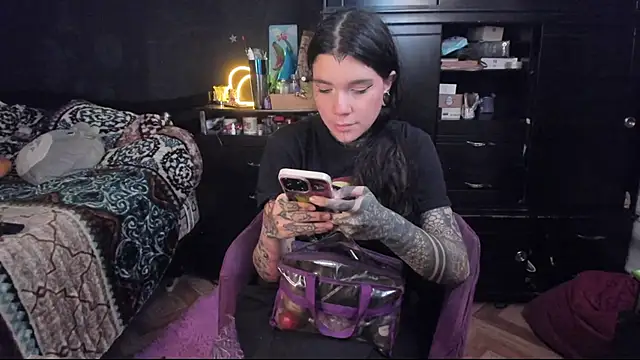 Snapshot of Lilmarieee chatting on 03-06-25, 10:04 Lilmarieee online show from 03-06-25, 10:04