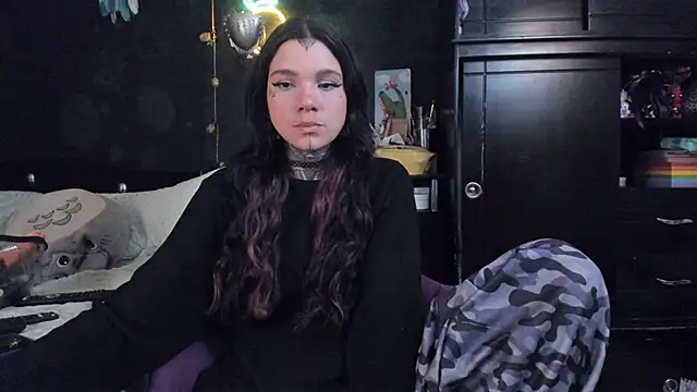 Snapshot of Lilmarieee chatting on 11-11-25, 11:16 Lilmarieee online show from 11-11-25, 11:16