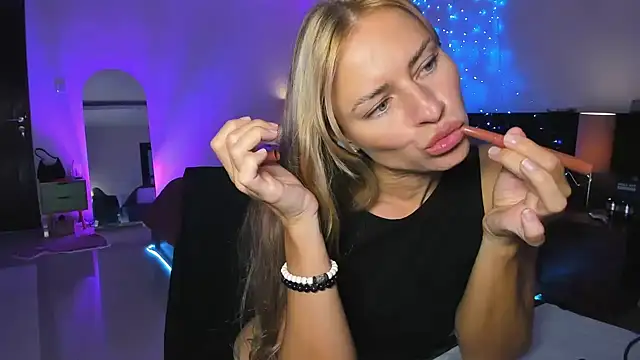 holy khloe online show from 03-03-25, 10:17