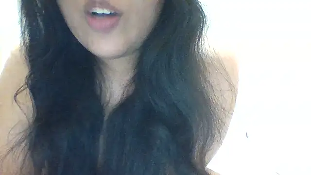 Snapshot of Annerae chatting on 01-09-25, 03:23 Annerae online show from 01-09-25, 03:23